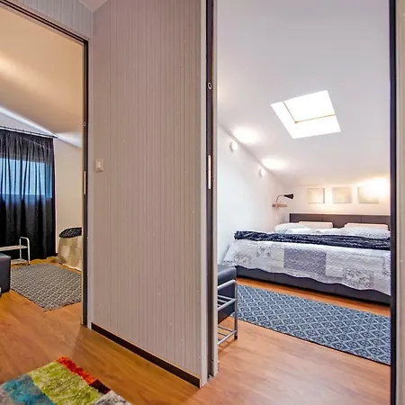 Lakovich Sea View Apartment *