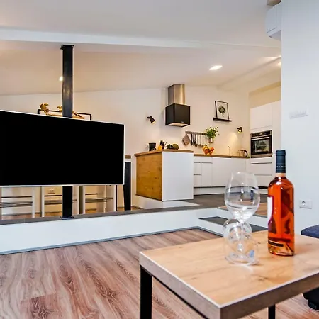 Apartment Lakovich Sea View