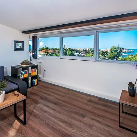 Lakovich Sea View
